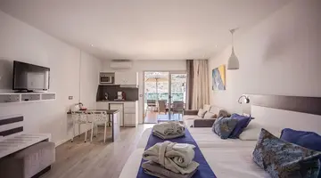 Servatur Casablanca Suites & Spa