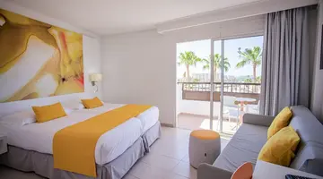 Servatur Waikiki