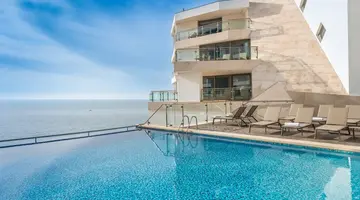 Sesimbra Oceanfront Hotel