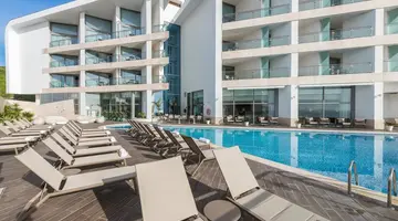 Sesimbra Oceanfront Hotel