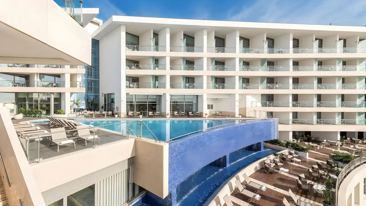 Sesimbra Oceanfront Hotel