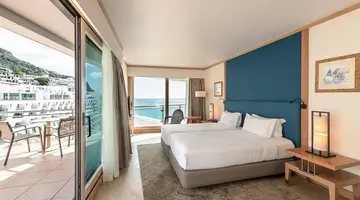 Sesimbra Oceanfront Hotel