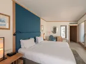Sesimbra Oceanfront Hotel