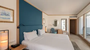 Sesimbra Oceanfront Hotel