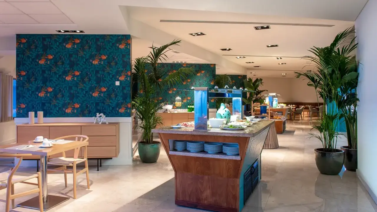Sesimbra Oceanfront Hotel