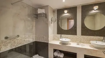 Sesimbra Oceanfront Hotel