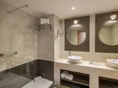 Sesimbra Oceanfront Hotel - ...