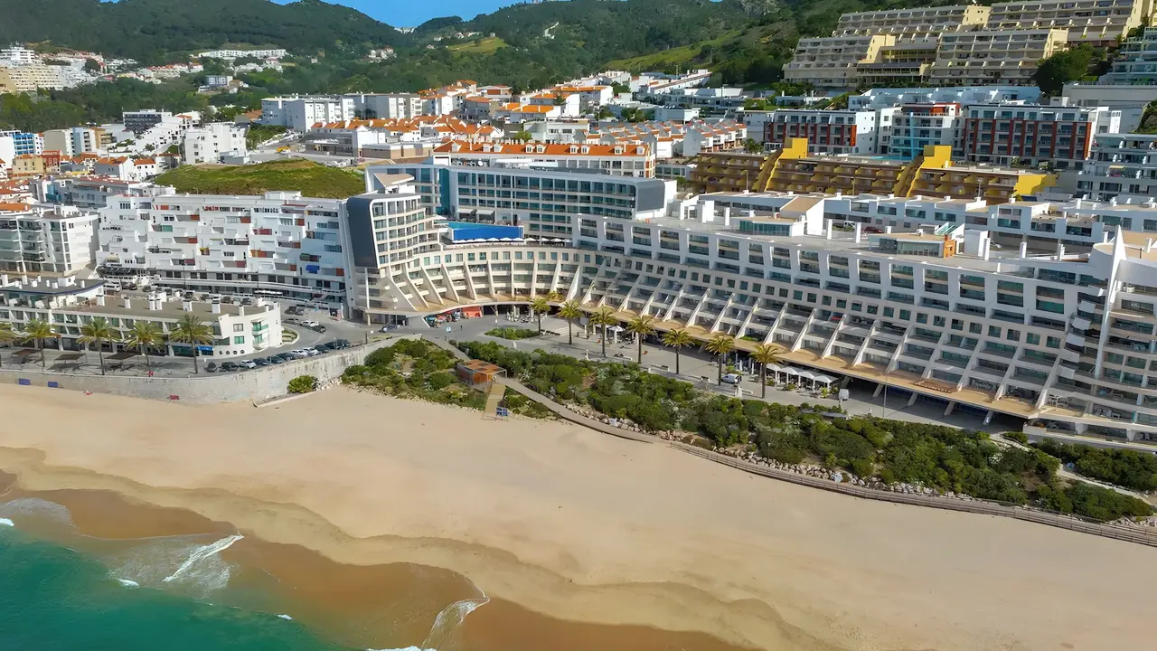 Sesimbra Oceanfront Hotel