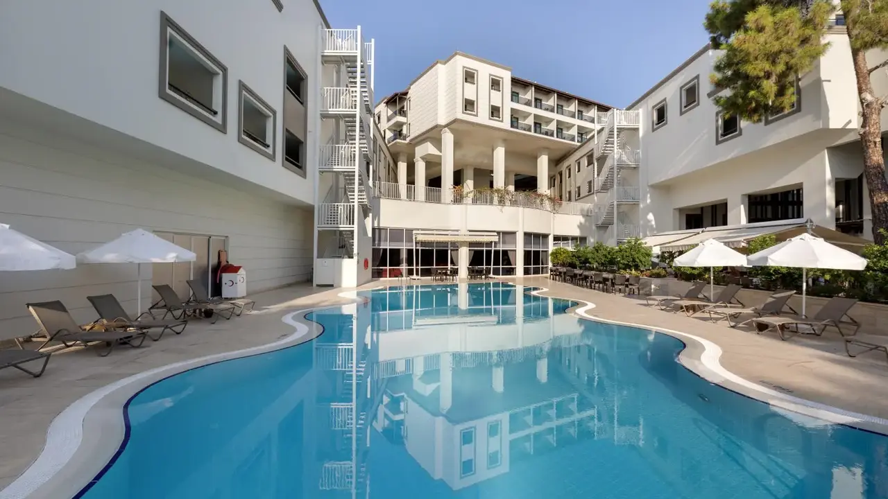 SEVEN SEAS HOTEL LIFE
