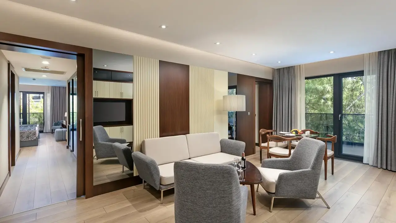 SEVEN SEAS HOTEL LIFE