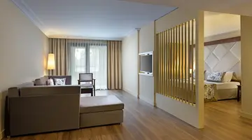 SEVEN SEAS HOTEL LIFE