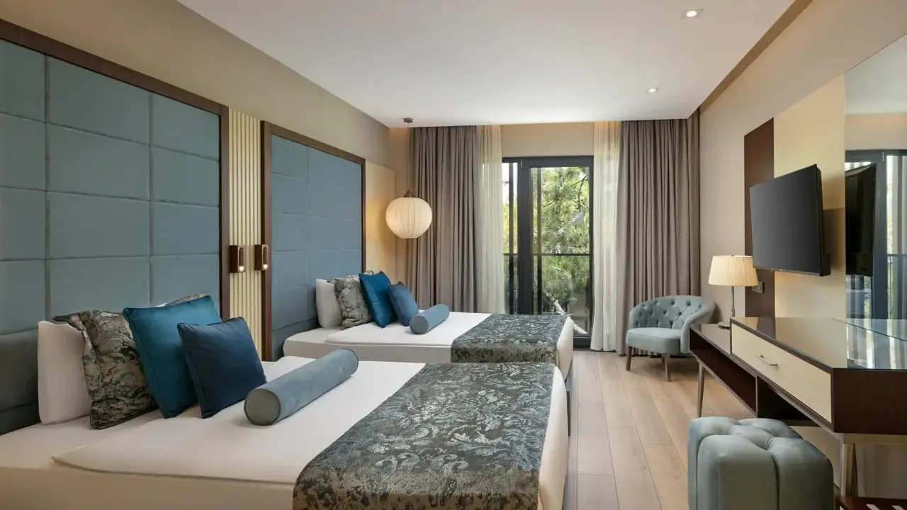 SEVEN SEAS HOTEL LIFE