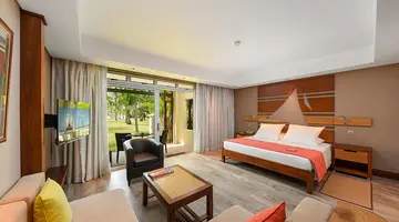 SHANDRANI BEACHCOMBER RESORT & SPA