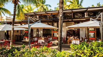 SHANDRANI BEACHCOMBER RESORT & SPA