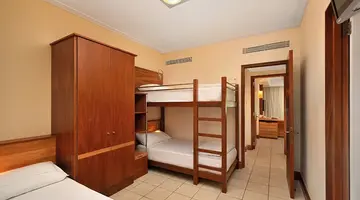 SHANDRANI BEACHCOMBER RESORT & SPA