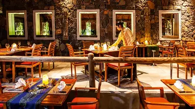 SHANDRANI BEACHCOMBER RESORT & SPA