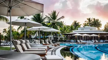 SHANDRANI BEACHCOMBER RESORT & SPA