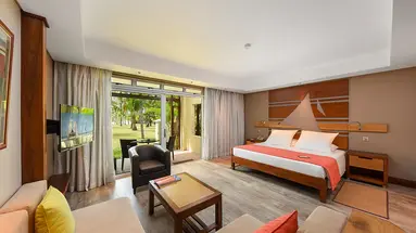 SHANDRANI BEACHCOMBER RESORT & SPA