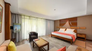 SHANDRANI BEACHCOMBER RESORT & SPA