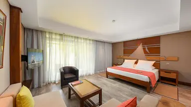 SHANDRANI BEACHCOMBER RESORT & SPA