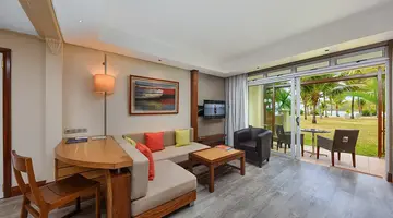 SHANDRANI BEACHCOMBER RESORT & SPA