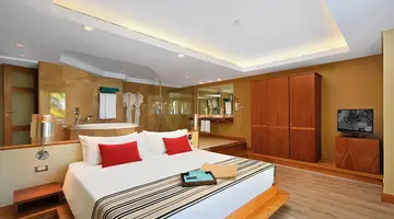 SHANDRANI BEACHCOMBER RESORT & SPA