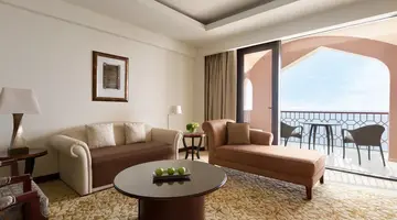 Shangri-La Al Husn Resort & Spa