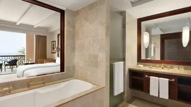 Shangri-La Al Husn Resort & Spa