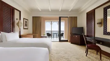 Shangri-La Al Husn Resort & Spa