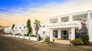 SHARK CLUB HOTEL