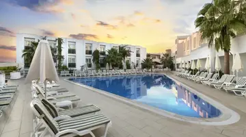 SHARK CLUB HOTEL