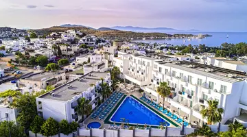 SHARK CLUB HOTEL
