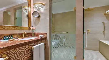 Sheraton Grand Doha Resort & Convention Hotel
