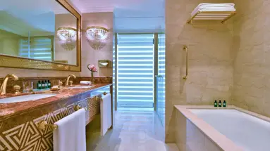 Sheraton Grand Doha Resort & Convention Hotel