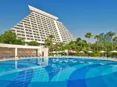 Sheraton Grand Doha Resort & Convention Hotel