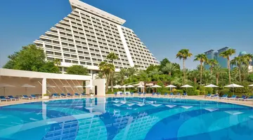 Sheraton Grand Doha Resort & Convention Hotel
