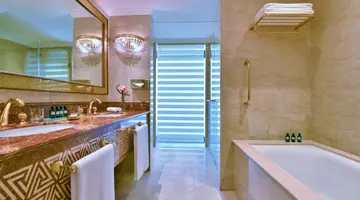 Sheraton Grand Doha Resort & Convention Hotel