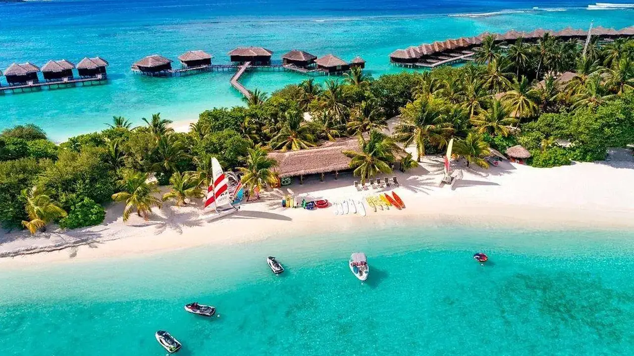 Sheraton Maldives Full Moon Resort & Spa