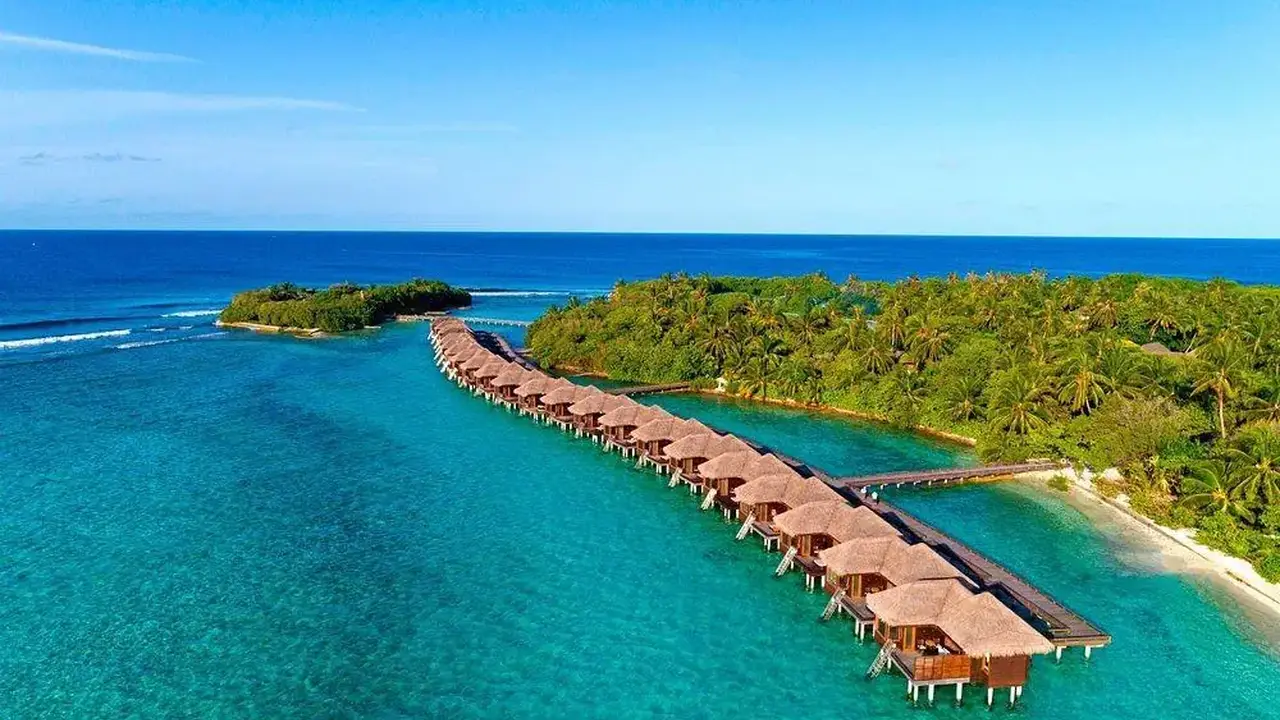 Sheraton Maldives Full Moon Resort & Spa