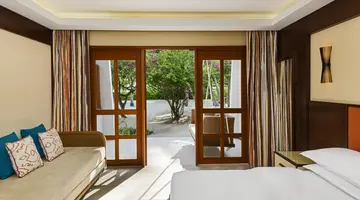 SHERATON MALDIVES FULL MOON RESORT & SPA