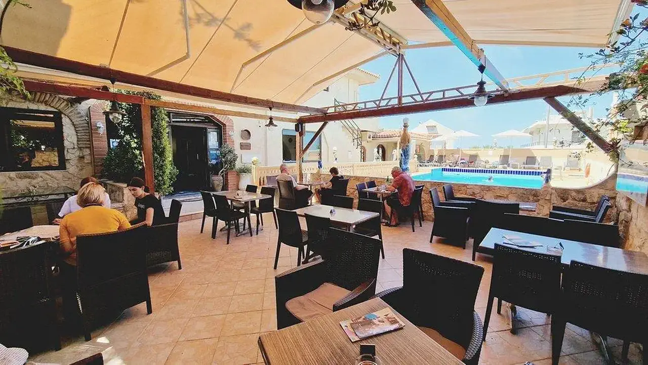 SHOTELS EVINA ROOMS AND SUITES
