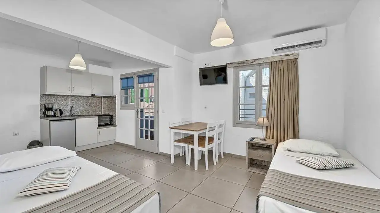SHOTELS EVINA ROOMS AND SUITES