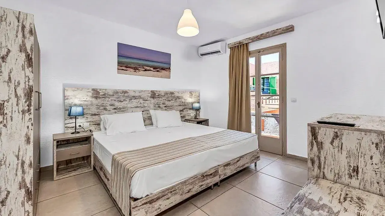 SHOTELS EVINA ROOMS AND SUITES
