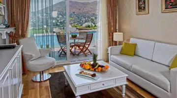 SIANJI WELL-BEING RESORT