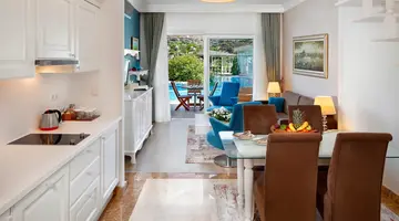 SIANJI WELL-BEING RESORT