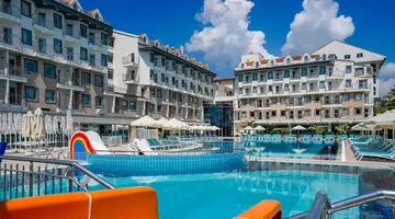 Side Aluna Hotel