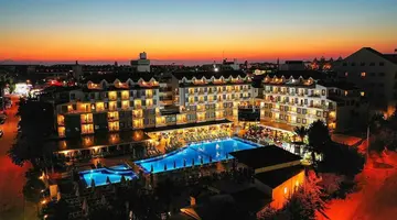 Side Aluna Hotel