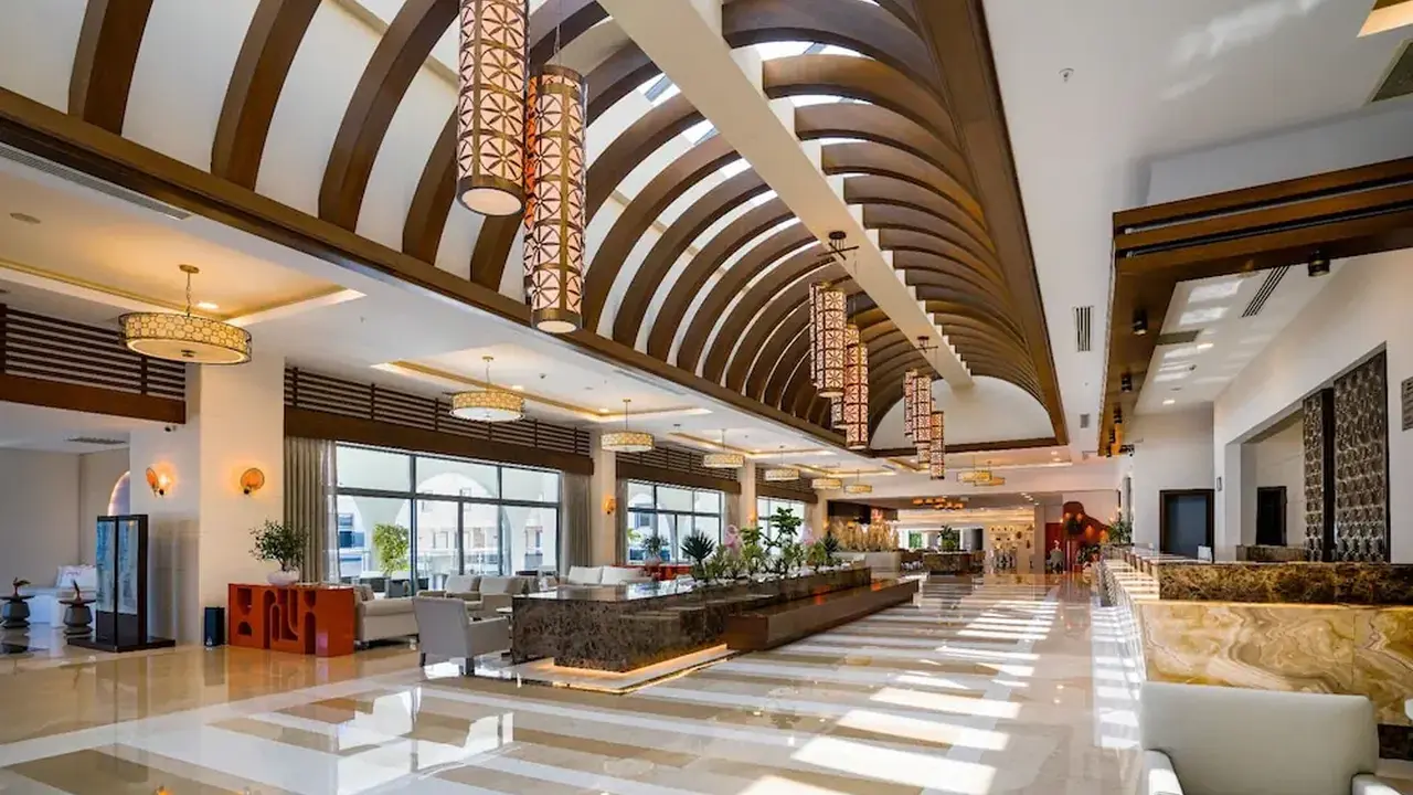 Side Aluna Hotel