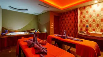 Side Aluna Hotel