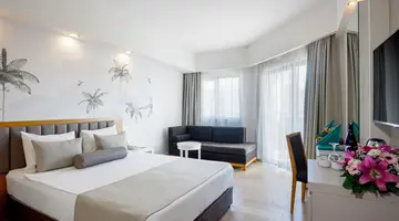 Side Aluna Hotel
